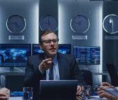 Can you implement a jagged array in C/C++?